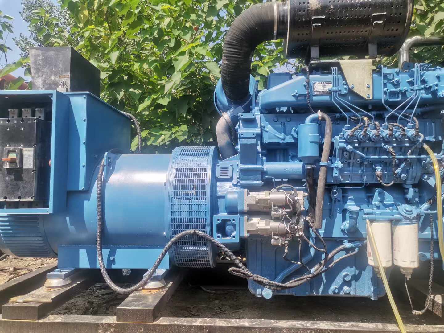 元宝详细说明降低 800kW 柴油发电机输出电流波动的方法